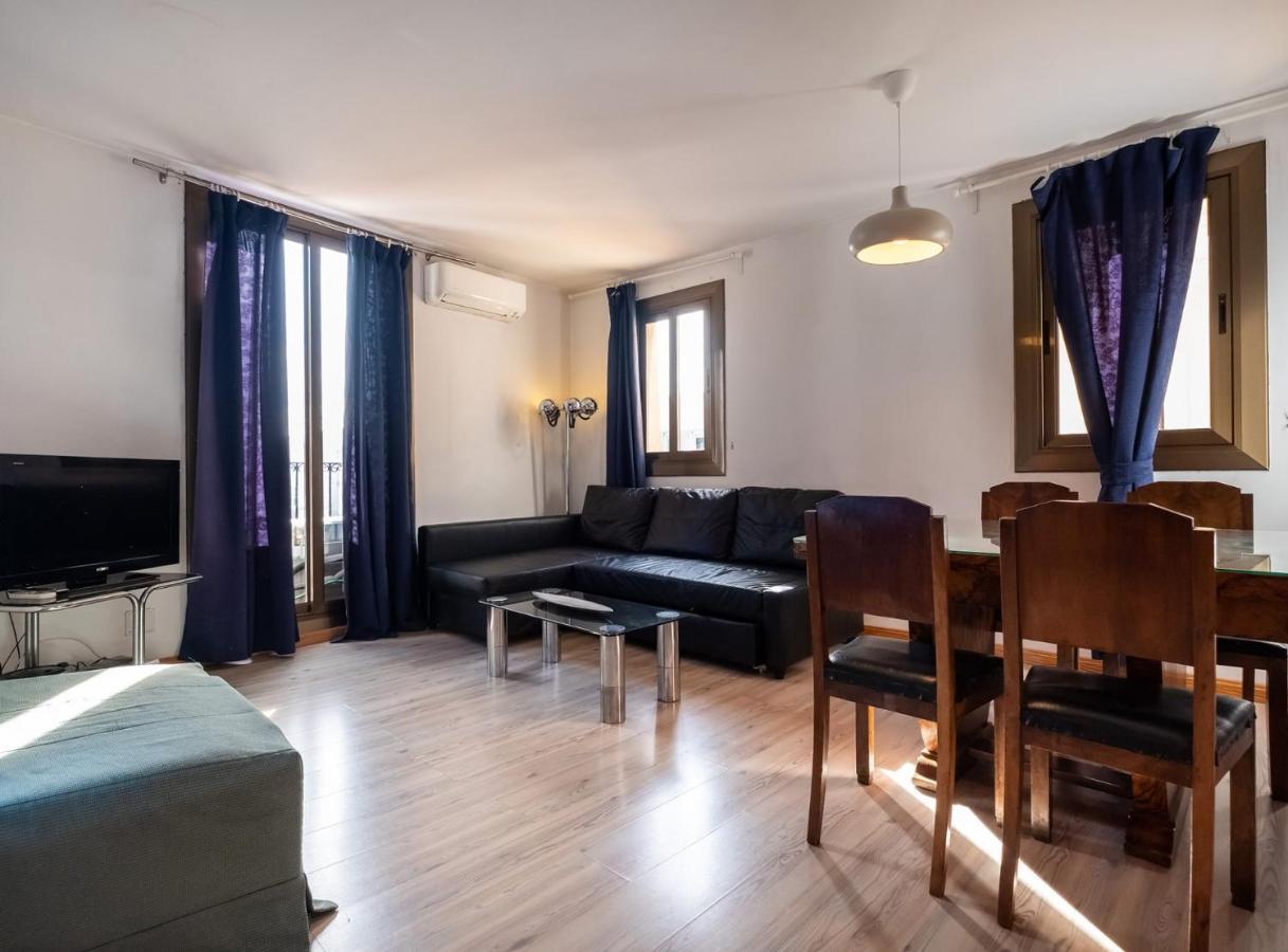 Apartamentos El Pintor Barcelona Exterior photo