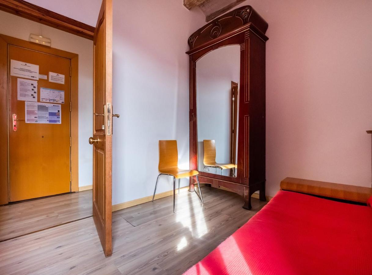 Apartamentos El Pintor Barcelona Exterior photo